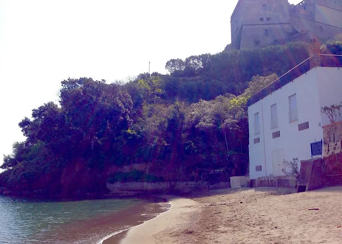 Castello Bacoli