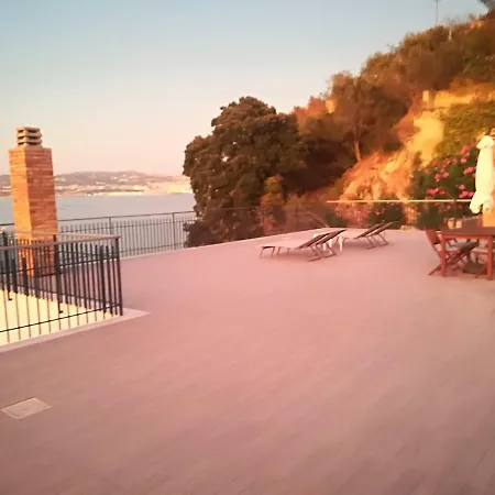 Castello באקולי